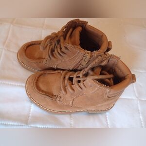 Kids Tan Boots Size 6 Old Navy Boots Size 6 Toddler Boys Size 6 Girls Size 6